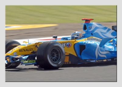 World Champion, Fernando Alonso in his Renault - 1439