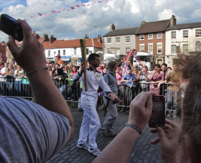 Beverley Olympic Torch crowd IMG_5781.JPG