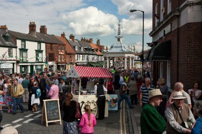 Beverley Olympic Torch crowd IMG_7552.jpg