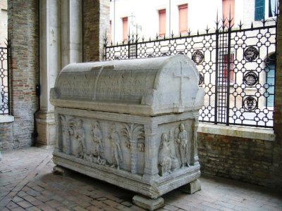 Rinaldo da Concorrezzo (archbishop of Ravenna who absolved the Templars) sarcophagus