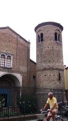 small church on Via Giuseppe Mazzini