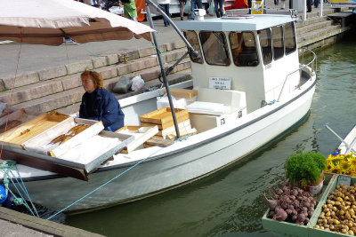 Vendors on boat