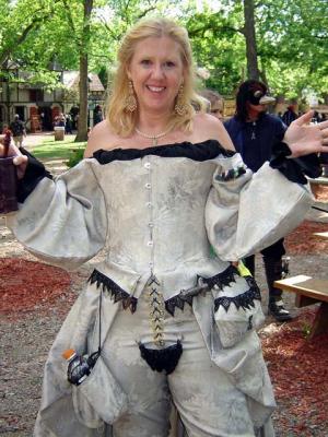 Yes, Lady Shauna's a real blonde.  Ignore the dark codpiece