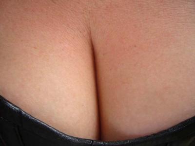 The Final Cleavage Contest shot!