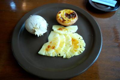 Portuguese egg tart, caramelized pineapple & cinnamon ice-cream