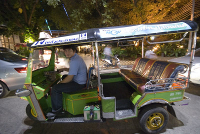 Tuk-tuk (taxi)