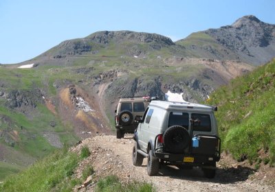 Alan and Liz were our guides this day. Note the vans on the distant mountainside...