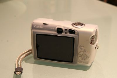 Rear view of Ixus 800 fitted with Silicone case