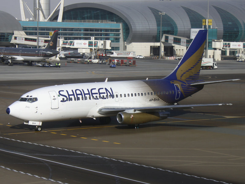 B737-200 AP-BHA