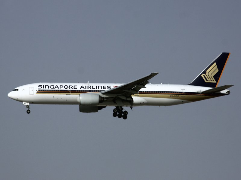 B772 9V-SQE