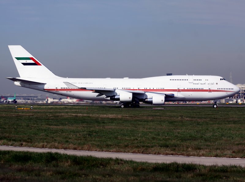 B747-400  A6-HRM