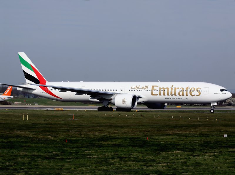 B777-300  A6-ECR