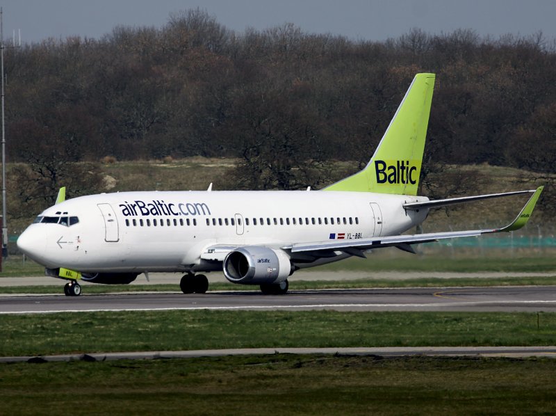 B737-300 YL-BBL