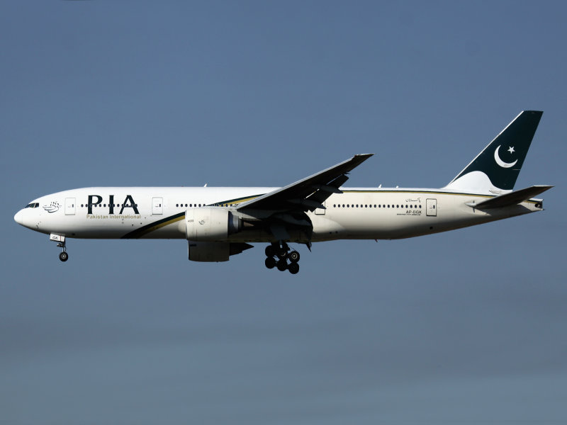 B777-200 AP-BGK