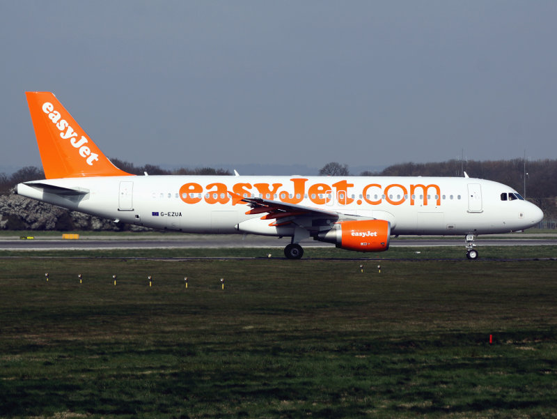 A-320   G-EZUA