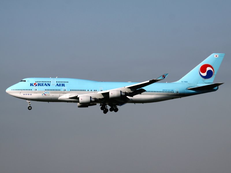 B744  HL-7493