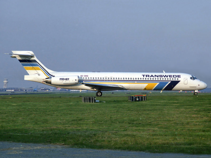 MD-87  SE-DHG