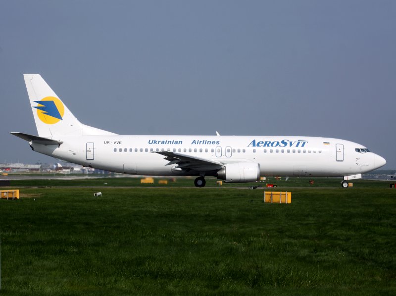 B734  UR-VVE