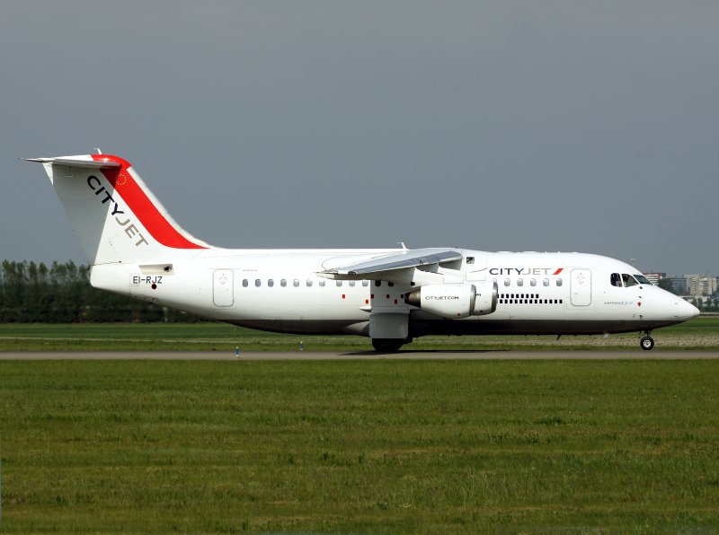 RJ100  EI-RJZ