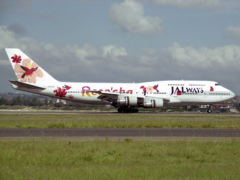 B747-300  JA-8186