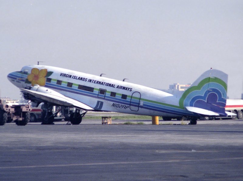 DC-3  N102AP