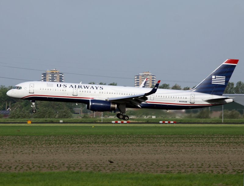B75W   N939UW