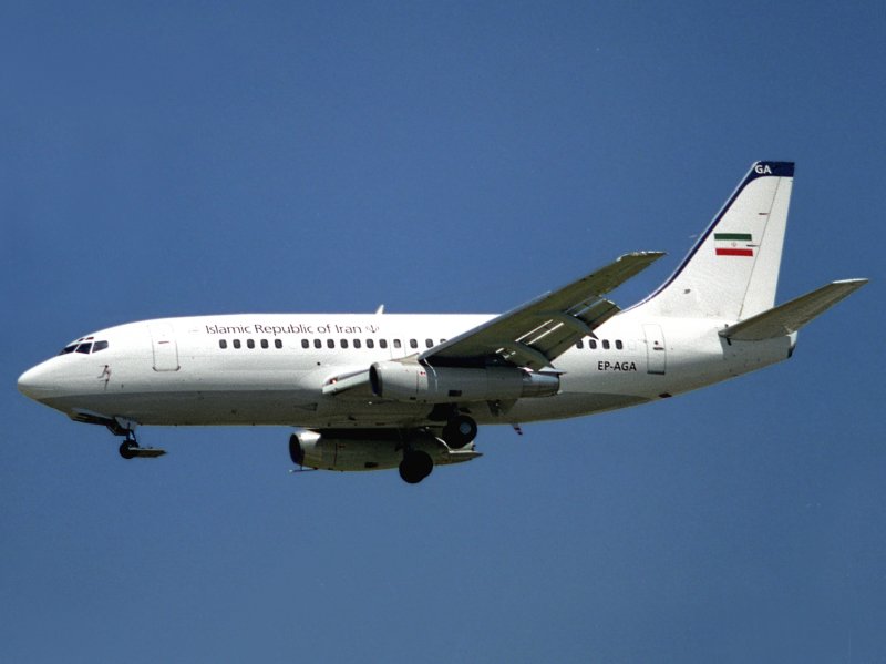 B737-200 EP-AGA