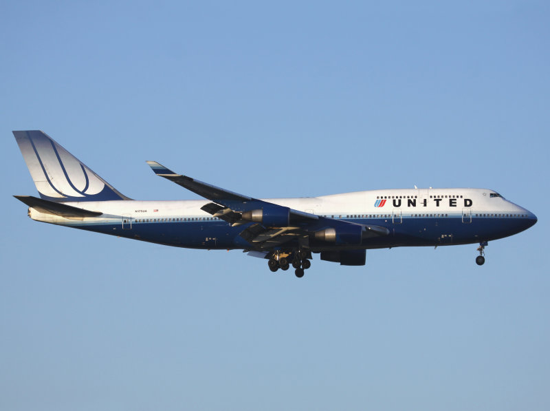 B747-400  N175UA