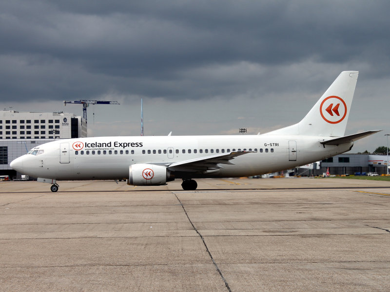 B737-300    G-STRI