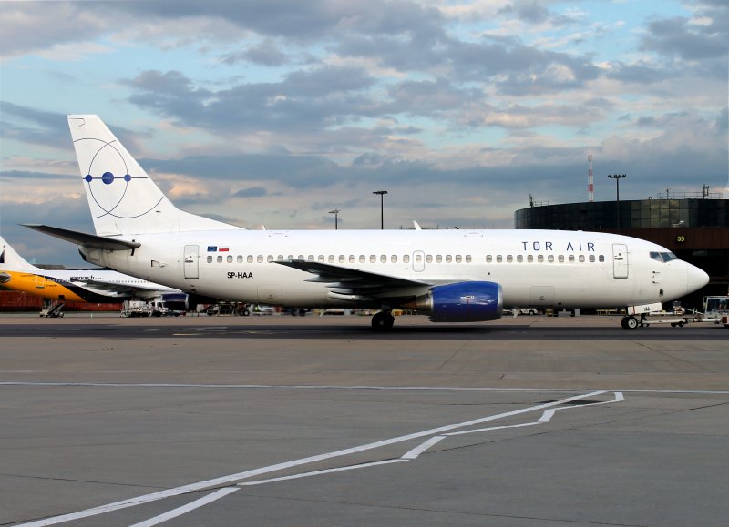 B733   SP-HAA