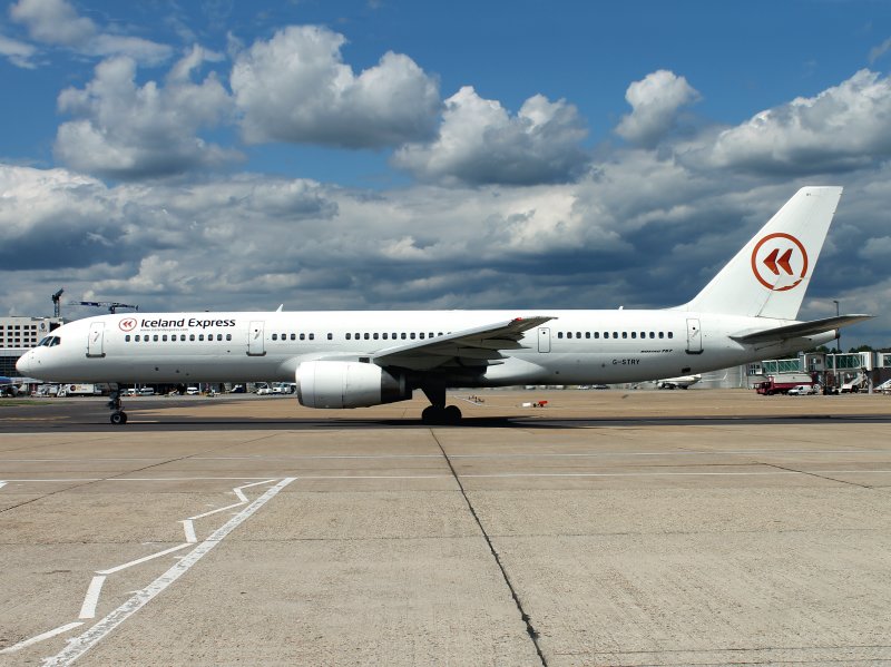B757-200  G-STRY