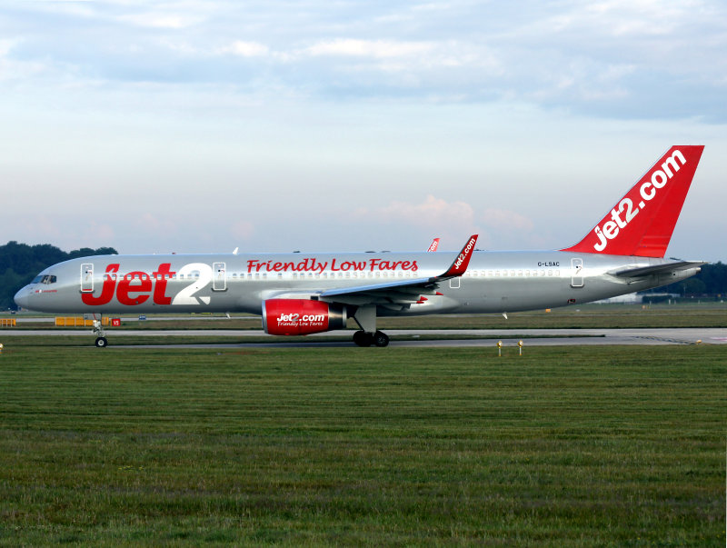 B757-200  G-LSAC
