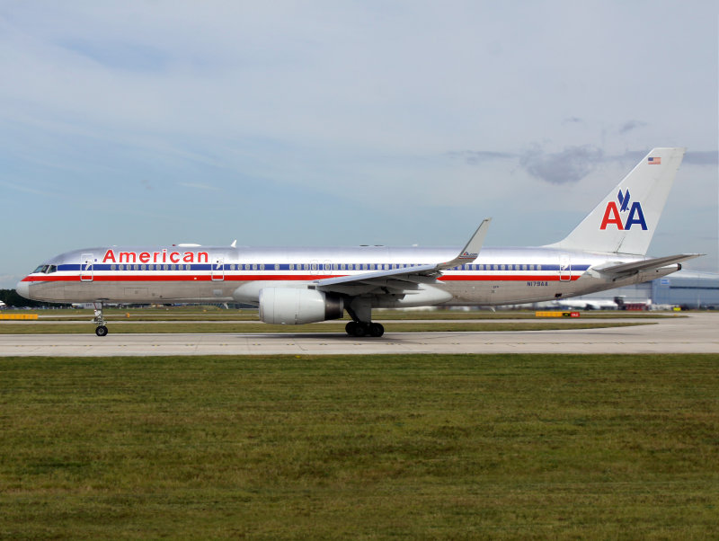 B752  N179AA