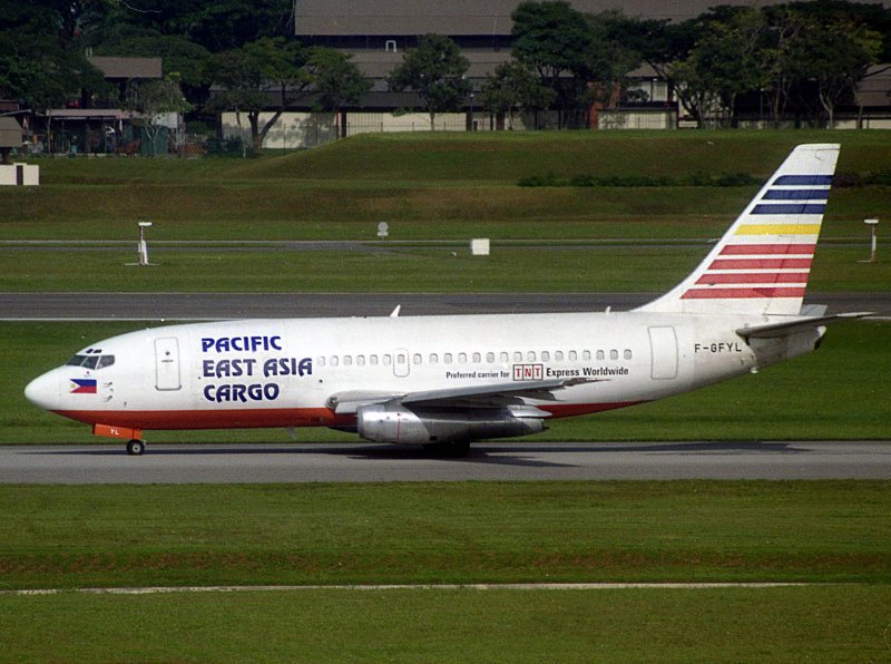 B737-200F  F-GFYL