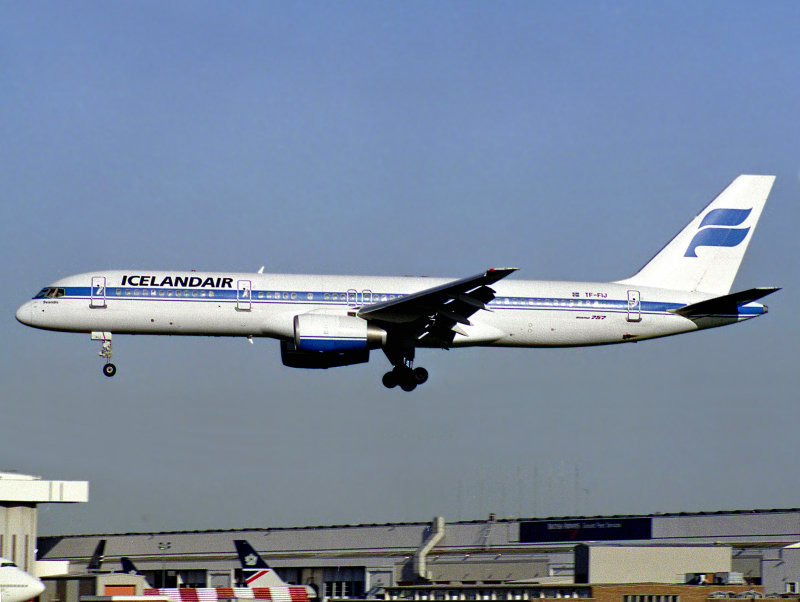 B757-200  TF-FIJ