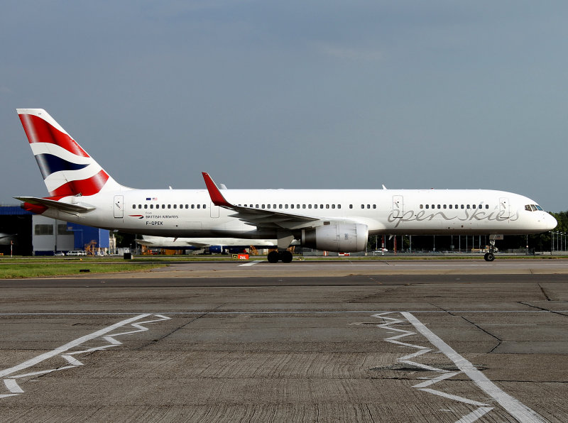 B757-200W  F-GPEK
