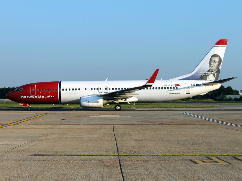 B737-800  LN-NOE