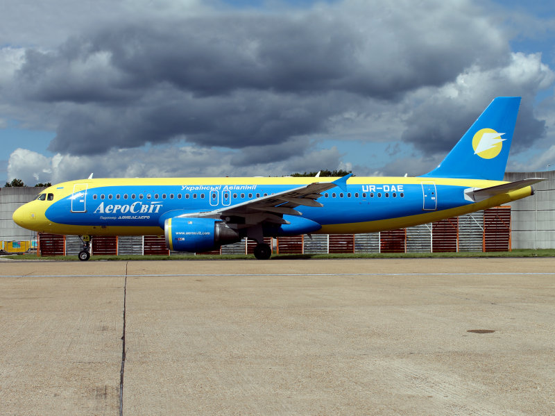 A-320  UR-DAE