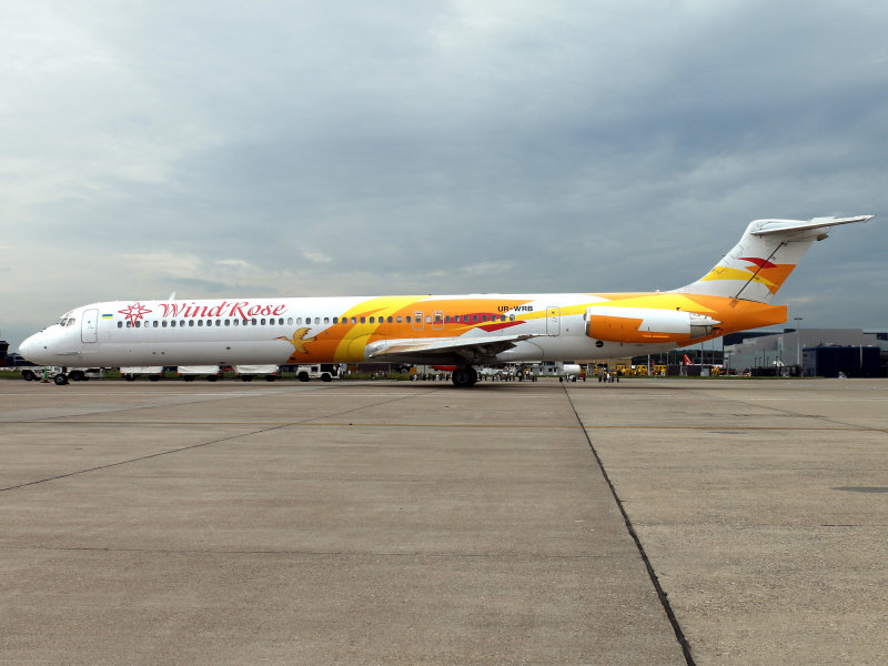 A surprise VIP visitor at LGW today. No titles on the Starboard side though.