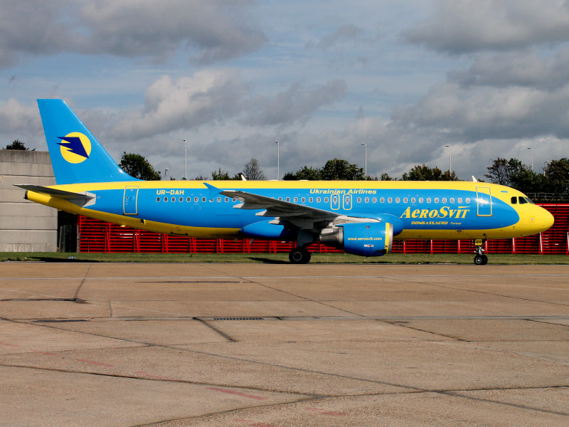 A-320  UR-DAH