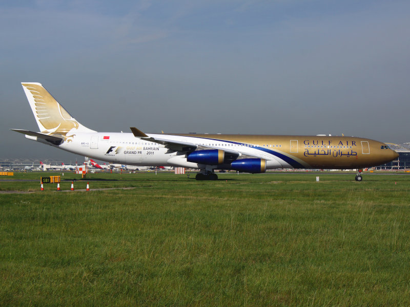 A340-300  A4O-LI