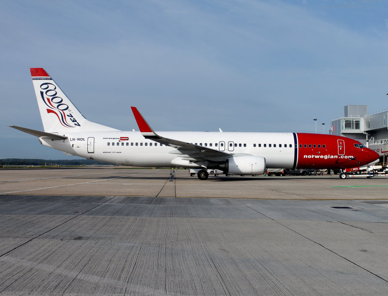B737-800  LN-NOL