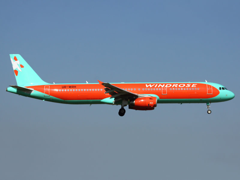A321  UR-DWH