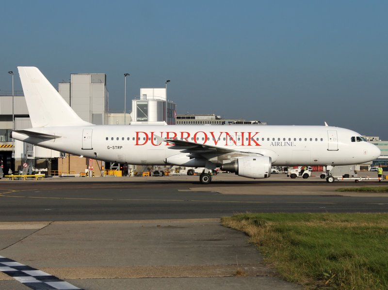 A-320   G-STRP