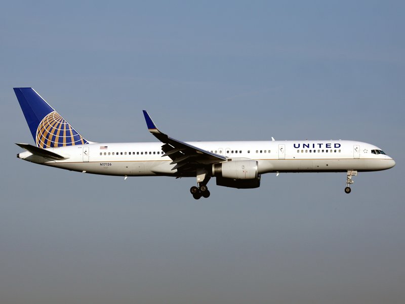 B757-200  N17126