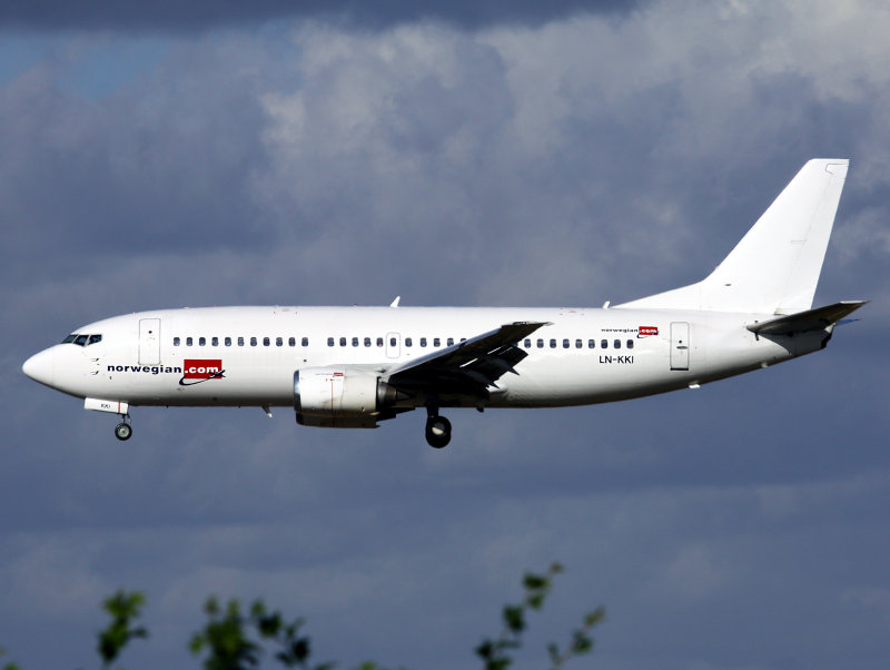 B737-300  LN-KKI