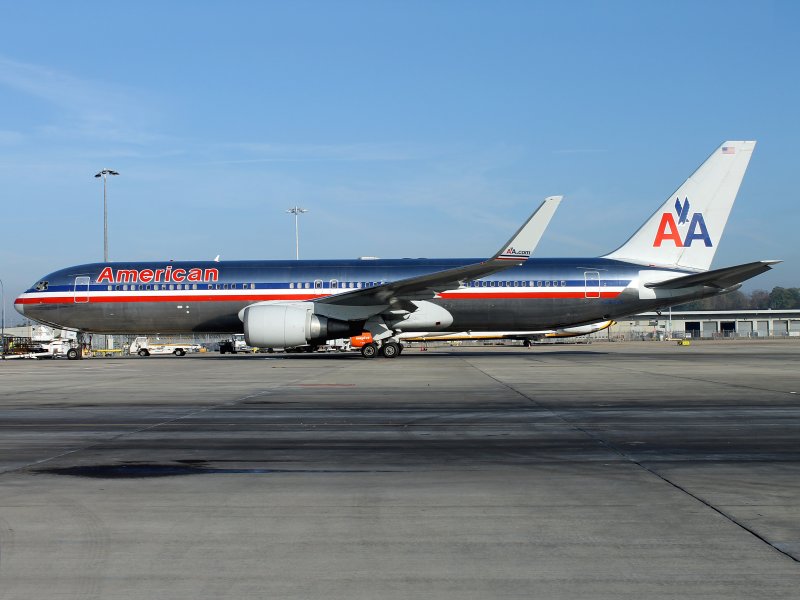 B767-300   N380AN