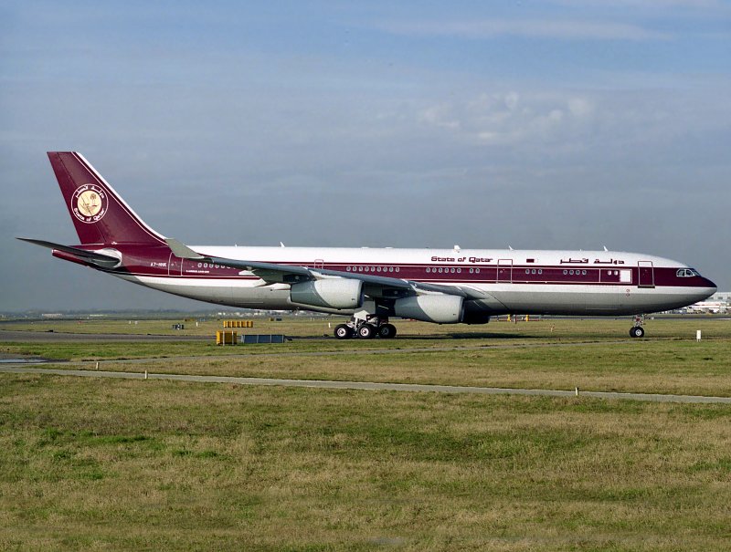 A340-200 A7-HHK