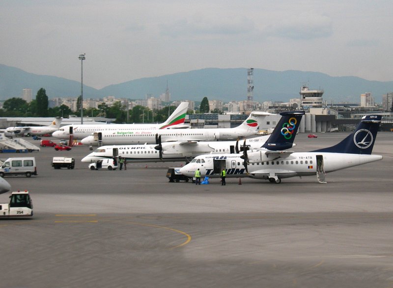 General Sofia Apron scene