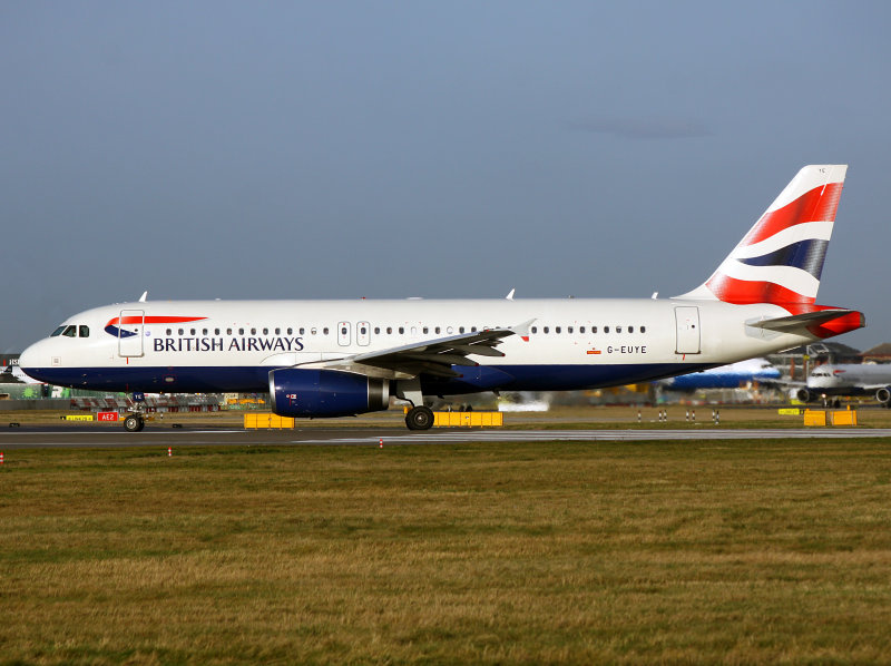 A320  G-EUYE